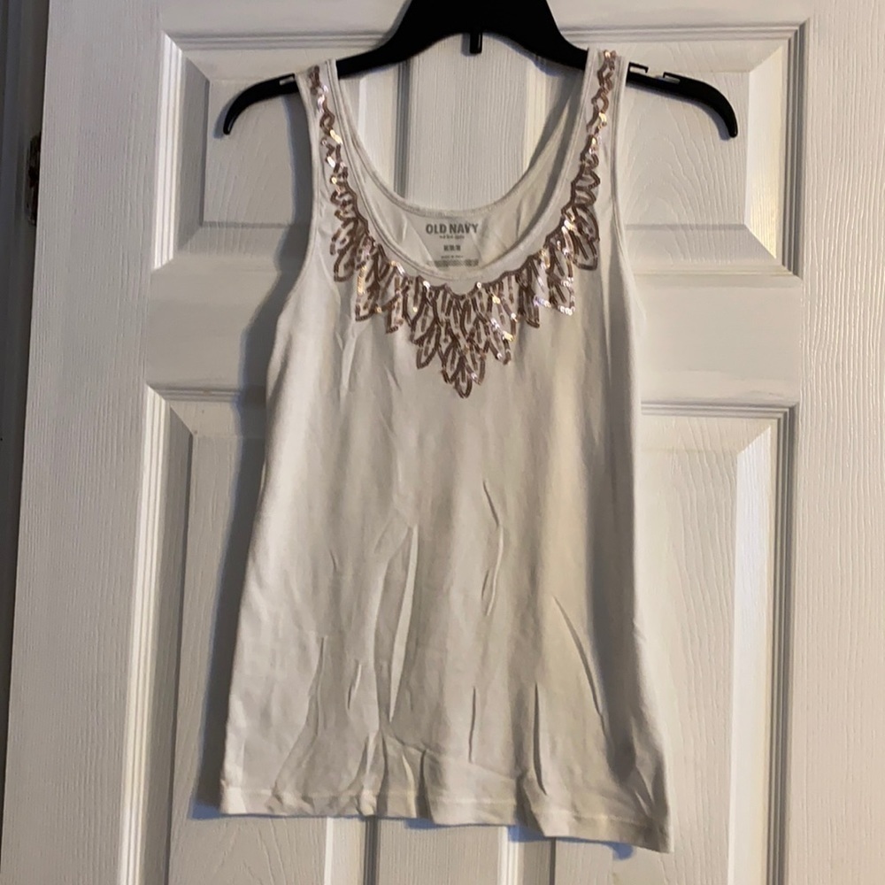 Old Navy women’s top; size M